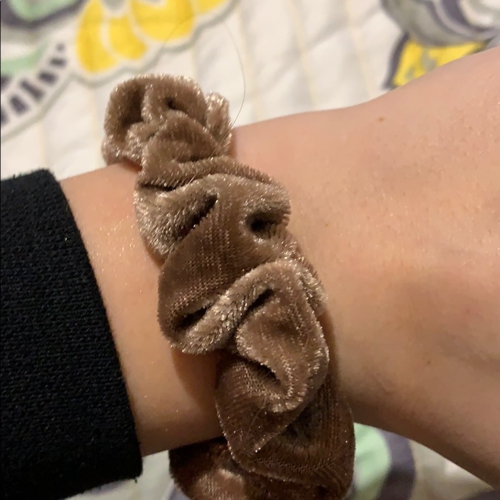 Scrunchie - Picture 2 of 2
